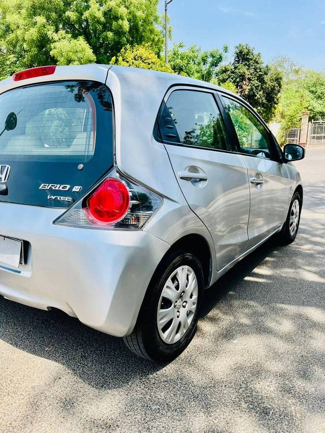 https://images10.gaadi.com/usedcar_image/4575715/original/processed_6bce5f733bc5ea38edd7267bf08dcbae.jpg?imwidth=6402