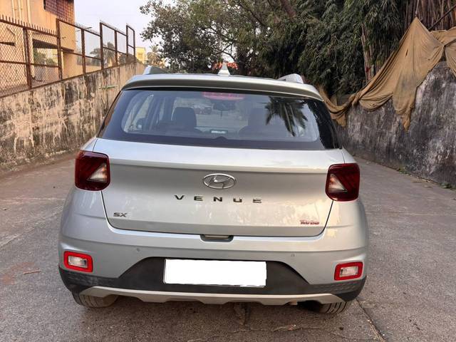 https://images10.gaadi.com/usedcar_image/4575720/original/processed_5e3bbb7ea0f7458739ac84b3f7bef8cf.jpg?imwidth=6402