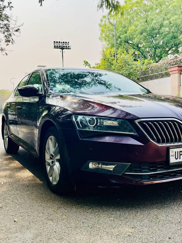 https://images10.gaadi.com/usedcar_image/4575723/original/processed_d770b2c1e0c0532b2ea0733b90a0feb4.jpg?imwidth=6400
