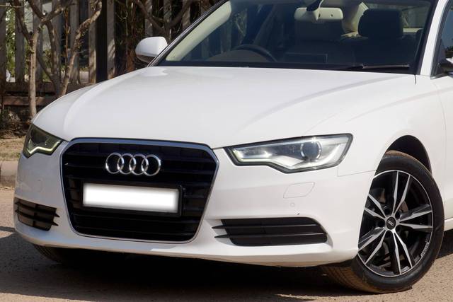 https://images10.gaadi.com/usedcar_image/4575731/original/processed_d33876bb31db85ae25acdd18766eba82.jpg?imwidth=6402