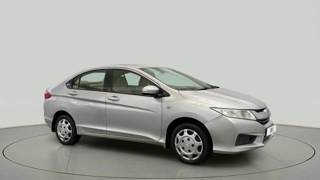 https://images10.gaadi.com/usedcar_image/4575736/original/c3c6c3e6c9b09390ccb18326fe1fc31d.jpg?imwidth=6400
