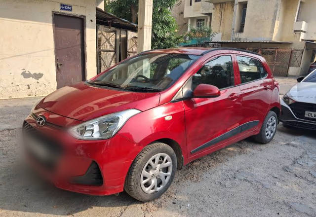 https://images10.gaadi.com/usedcar_image/4575738/original/4fe5ac11-dc9c-4858-8314-767d30fae559.?imwidth=6402