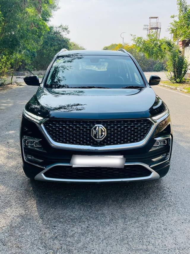 https://images10.gaadi.com/usedcar_image/4575766/original/processed_6f80b1b20fad0c563b19e6649b27ee82.jpg?imwidth=6400