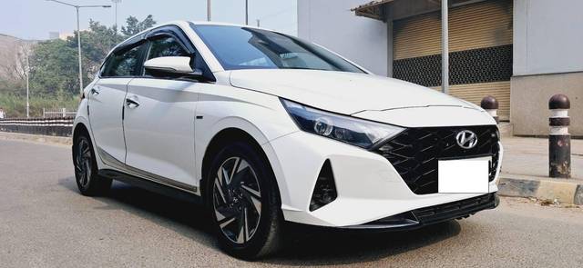 https://images10.gaadi.com/usedcar_image/4575767/original/processed_707b9cea0f57b83edf33e126c6b1ac65.jpg?imwidth=6400
