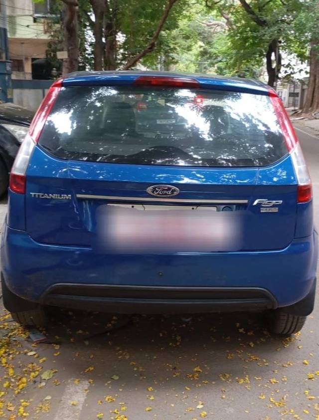 https://images10.gaadi.com/usedcar_image/4575770/original/processed_aa00bae7fd5edfcbe3f24083261560d3.jpg?imwidth=6401