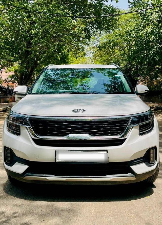 https://images10.gaadi.com/usedcar_image/4575771/original/processed_70c2a0ebe3752e12ed178f19feecad9f.jpg?imwidth=6400