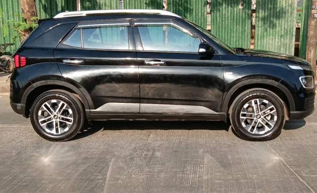 https://images10.gaadi.com/usedcar_image/4575780/original/processed_e49d814a97b1cfb5e273805e13826de5.jpg?imwidth=6401