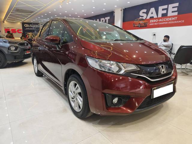 https://images10.gaadi.com/usedcar_image/4575788/original/processed_b46842fe7bf70eeaec07d7c07fb541d6.jpg?imwidth=6400