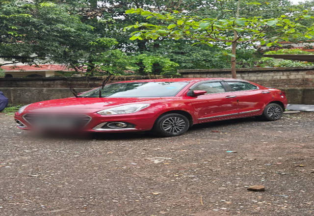 https://images10.gaadi.com/usedcar_image/4575796/original/a156c53d-2389-4932-86bc-e7cd06fcd389.?imwidth=6401