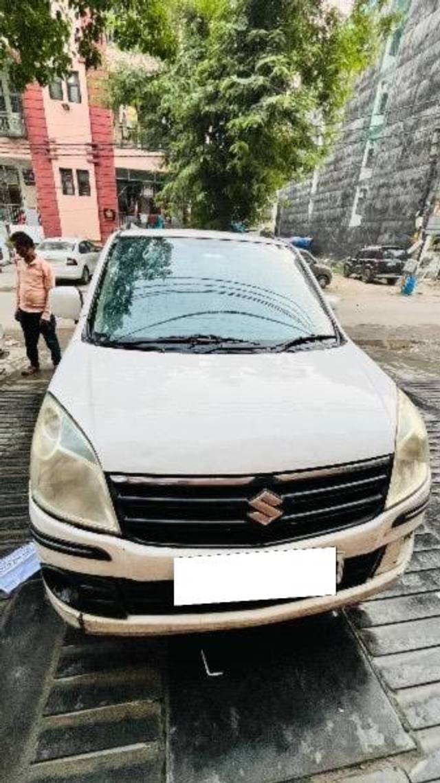 https://images10.gaadi.com/usedcar_image/4575797/original/processed_80fd7be3-b46a-489e-8e0a-81edd6ae1aa1.jpeg?imwidth=6400