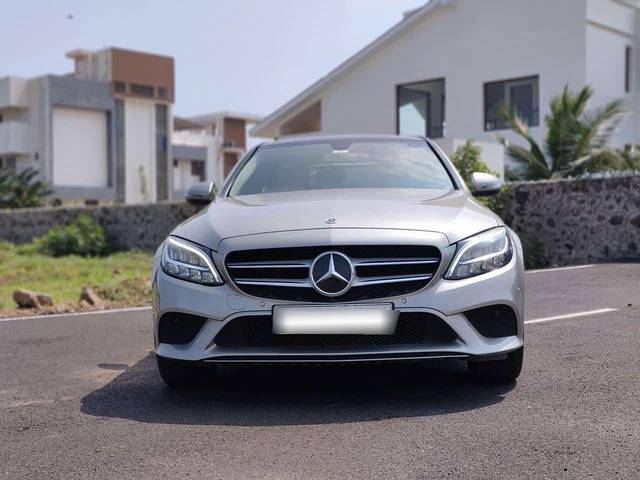 https://images10.gaadi.com/usedcar_image/4575830/original/processed_c65c3f181c21b8d9b243285fb297c882.jpg?imwidth=6402