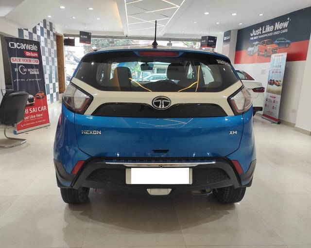 https://images10.gaadi.com/usedcar_image/4575831/original/processed_1e98acc8a8a55aebfc9609396bc8ded1.jpg?imwidth=6402