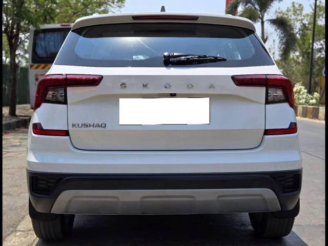 https://images10.gaadi.com/usedcar_image/4575836/original/processed_7de71e54054eae1b514d70e578560541.jpg?imwidth=6402