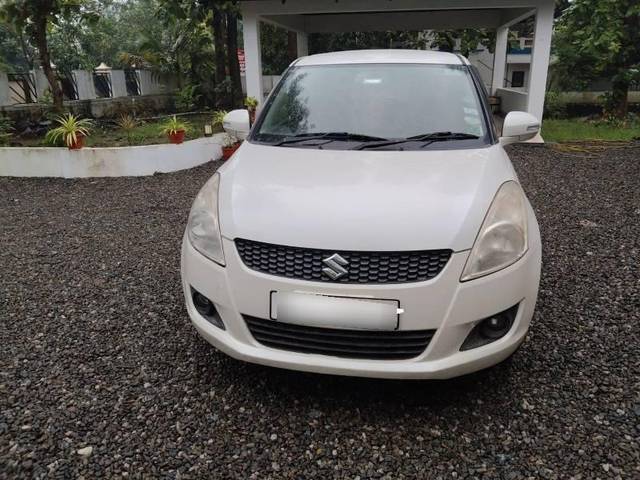 https://images10.gaadi.com/usedcar_image/4575842/original/processed_b41ae9b8-428a-4cf4-aa13-a45471278798.jpg?imwidth=6402