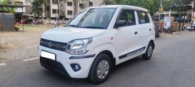 https://images10.gaadi.com/usedcar_image/4575852/original/processed_4e4fd22d-877d-4408-8d6f-b2671ef8909f.jpg?imwidth=6401