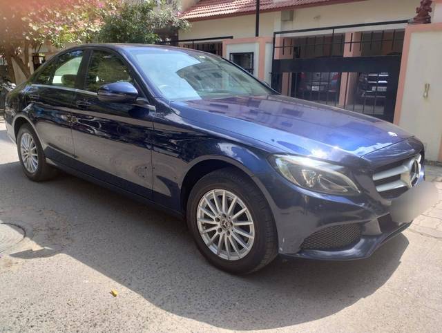 https://images10.gaadi.com/usedcar_image/4575869/original/processed_1f3f7dedc483d420e1c33b82ee96eaa5.jpg?imwidth=6400