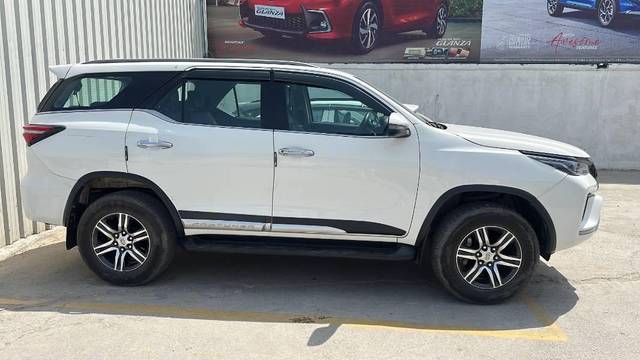 https://images10.gaadi.com/usedcar_image/4575870/original/processed_70bef07f-8cfa-490e-8b4c-8f8c9860239f.jpeg?imwidth=6401