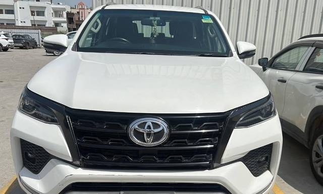https://images10.gaadi.com/usedcar_image/4575870/original/processed_a241b36e-b524-43aa-823a-b67e01bddda9.jpeg?imwidth=6400