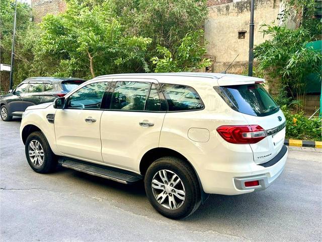 https://images10.gaadi.com/usedcar_image/4575885/original/processed_aade2238301bf9db4e333832278b7cfc.jpg?imwidth=6402