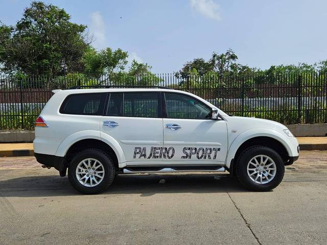 https://images10.gaadi.com/usedcar_image/4575886/original/processed_c3373984cf7aff1a128c4d72e48abcc9.jpg?imwidth=6401