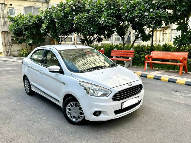 https://images10.gaadi.com/usedcar_image/4575899/original/7cd5330df9e60a50bd334823938b2c1b.jpg?imwidth=6400