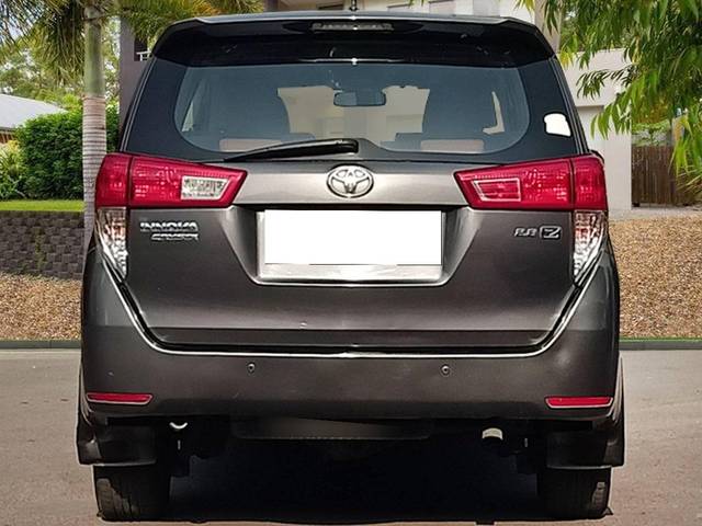 https://images10.gaadi.com/usedcar_image/4575900/original/processed_2277e3898837e8ca326cf5a00173c9f5.jpg?imwidth=6402