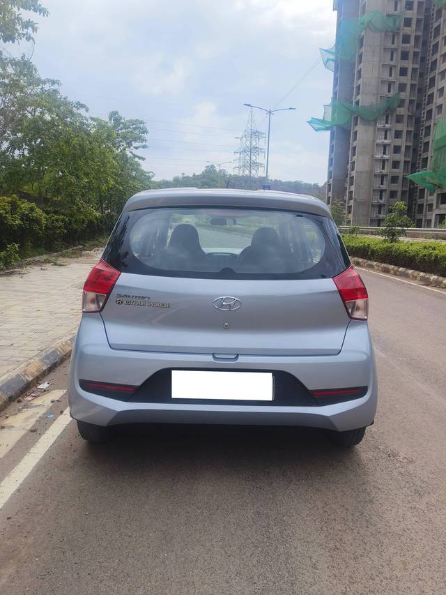 https://images10.gaadi.com/usedcar_image/4575901/original/processed_6b3416bee0b872e9a44737552384b8cc.jpg?imwidth=6402