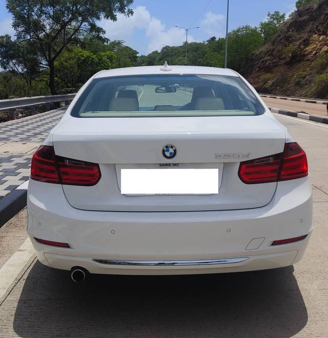 https://images10.gaadi.com/usedcar_image/4575911/original/processed_2638c9d90eaedc9f439fb27636464ec4.jpg?imwidth=6402