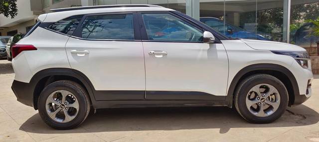 https://images10.gaadi.com/usedcar_image/4575924/original/a41e27e8c093aef8e0594f1f2da0bf7f.jpeg?imwidth=6401