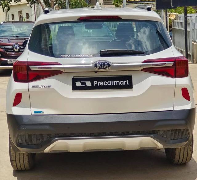 https://images10.gaadi.com/usedcar_image/4575924/original/processed_9a7ddf6cd5a0b3b0202b53bf18593d95.jpeg?imwidth=6402