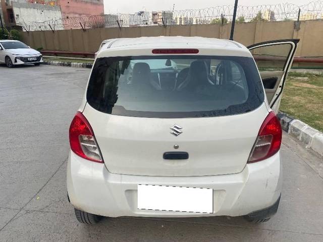 https://images10.gaadi.com/usedcar_image/4575971/original/processed_db8941b7-f68b-42f3-8948-38f8d58acc85.jpeg?imwidth=6401