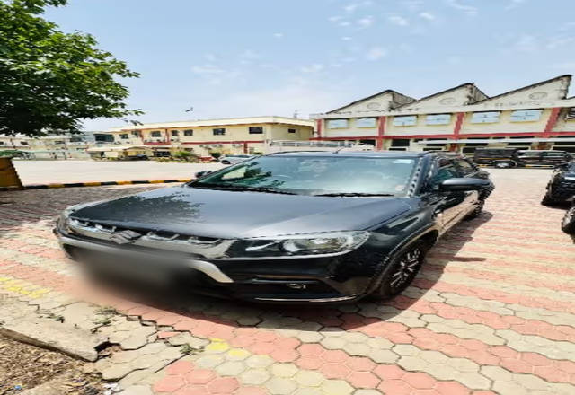 https://images10.gaadi.com/usedcar_image/4575972/original/25b4a0ce-ed1b-4402-b917-ff60b7c2a482.?imwidth=6400
