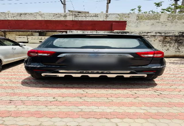 https://images10.gaadi.com/usedcar_image/4575972/original/796f3993-3563-42b4-ac1b-7410c797a4bf.?imwidth=6402