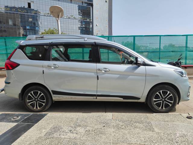 https://images10.gaadi.com/usedcar_image/4575982/original/processed_f608b11cfecbc813e00b858e787c292d.jpg?imwidth=6401