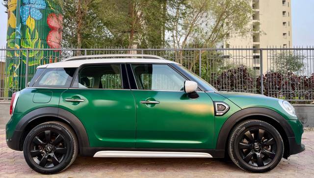 https://images10.gaadi.com/usedcar_image/4575988/original/processed_31c56ceb7a3956d61f89ca62b9653e76.jpg?imwidth=6401