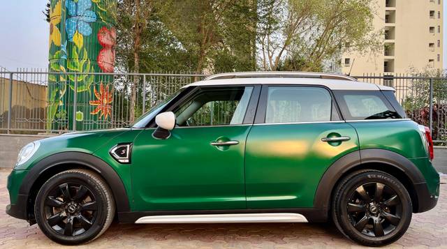 https://images10.gaadi.com/usedcar_image/4575988/original/processed_64d0176781e555433083f37eaa1912ad.jpg?imwidth=6402