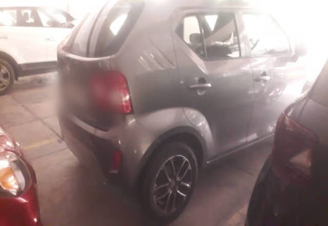https://images10.gaadi.com/usedcar_image/4576008/original/0260a81e-e3a2-4952-8dec-cbc21b165e60.?imwidth=6401