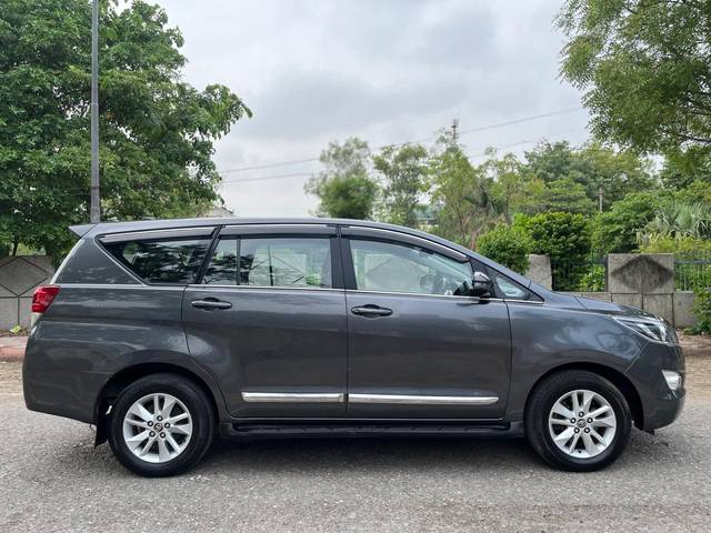 https://images10.gaadi.com/usedcar_image/4576016/original/37f3ed2841127ffb68b436ff57094229.jpg?imwidth=6401