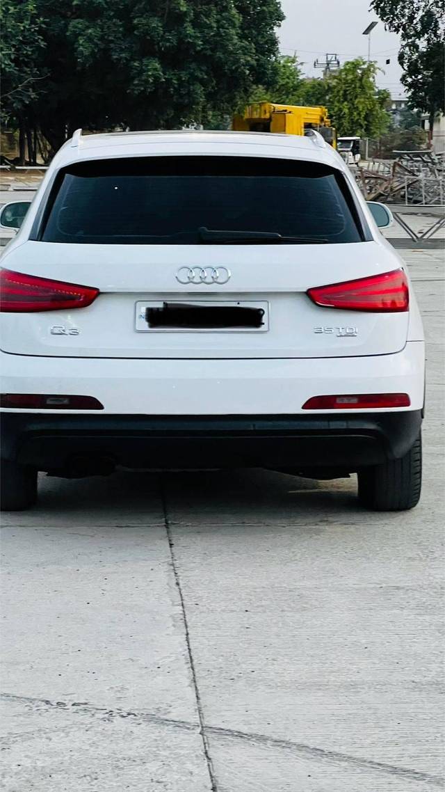 https://images10.gaadi.com/usedcar_image/4576021/original/processed_51f95b99ea0fb7da43817f85fa3262be.jpg?imwidth=6402