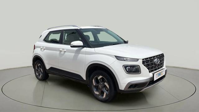 https://images10.gaadi.com/usedcar_image/4576022/original/b54373dbf99186a0b42d609f3fe2f8c8.jpg?imwidth=6400