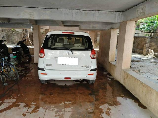 https://images10.gaadi.com/usedcar_image/4576023/original/processed_7e96e9a9-e5c6-41f1-83e8-5c2b78c321f5.jpg?imwidth=6401