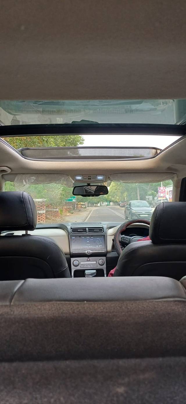 https://images10.gaadi.com/usedcar_image/4576031/original/1507b54cc1a7af22d987b7a97c81bbcf.jpg?imwidth=6402