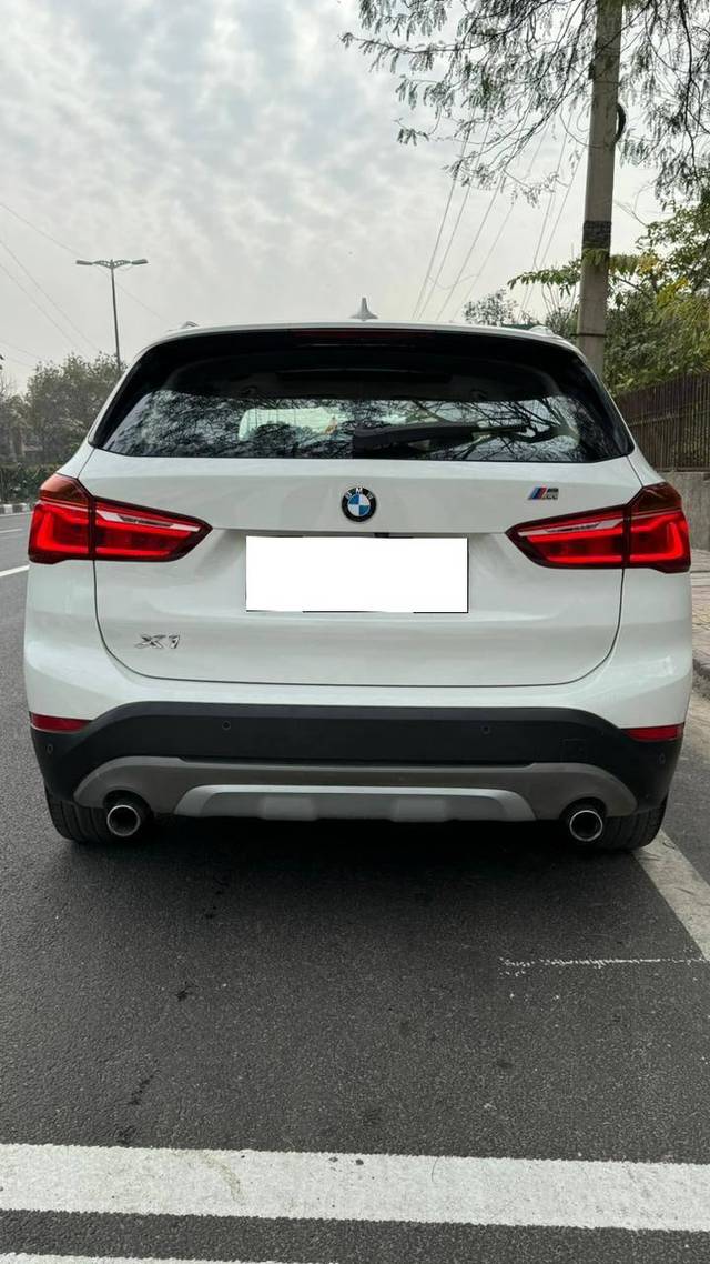 https://images10.gaadi.com/usedcar_image/4576039/original/processed_04f49d0da88f2902c920c9d007f9ed01.jpg?imwidth=6402