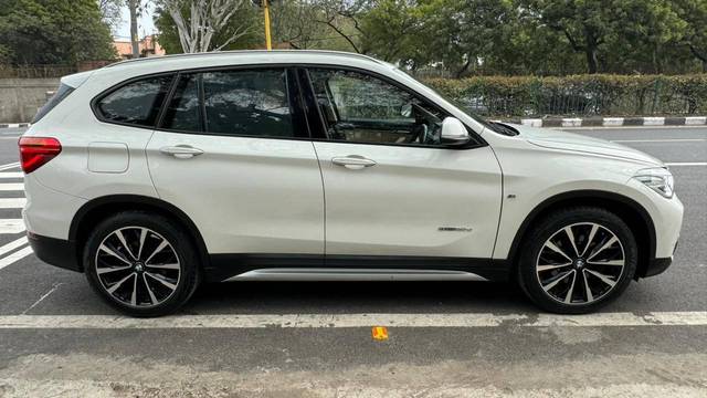 https://images10.gaadi.com/usedcar_image/4576039/original/processed_979d13334be15446f64cb0eeaaf9f832.jpg?imwidth=6401