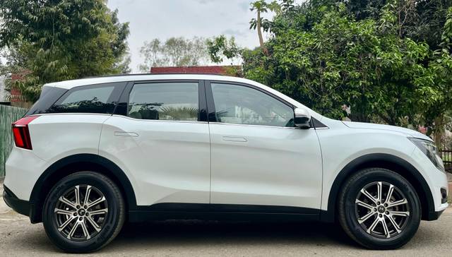 https://images10.gaadi.com/usedcar_image/4576046/original/processed_5ce8a535e4029e88c78fdb244c4e1f26.jpg?imwidth=6401