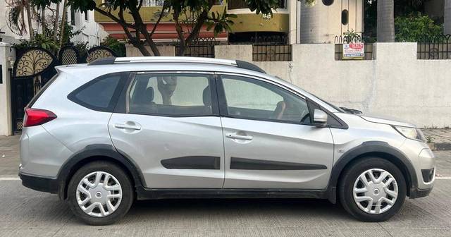 https://images10.gaadi.com/usedcar_image/4576047/original/processed_f7ed3628e542ad91cecbef0d2ccecebe.jpg?imwidth=6401