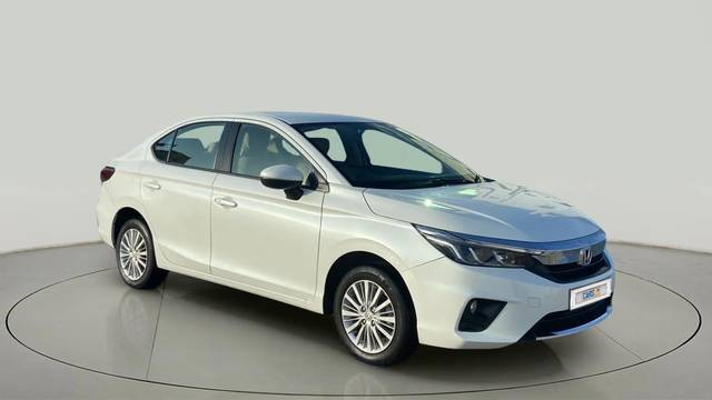 https://images10.gaadi.com/usedcar_image/4576052/original/8ccc8c2940f0ad1eb7af33af6eb2ae08.jpg?imwidth=6400