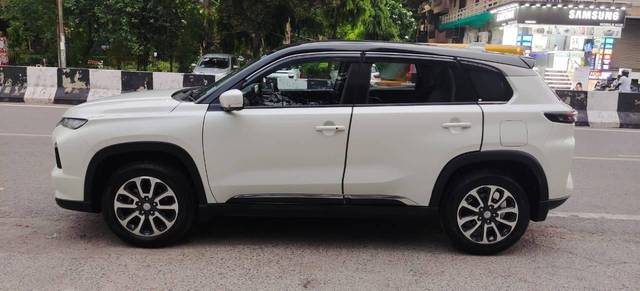 https://images10.gaadi.com/usedcar_image/4576056/original/processed_7af68a45-e227-4c8f-a6f6-31f52bf373ee.jpg?imwidth=6401