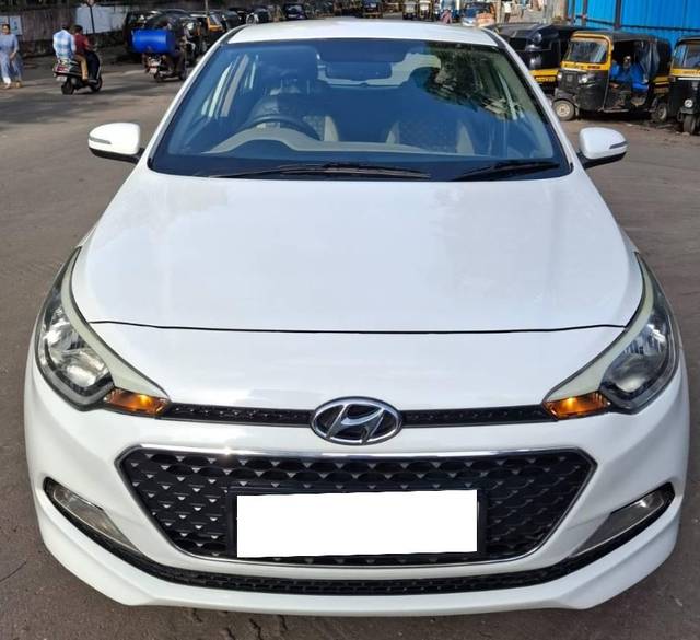 https://images10.gaadi.com/usedcar_image/4576067/original/processed_00a87509ac3507ed21daa0157c953ad9.jpg?imwidth=6402