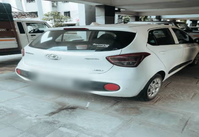 https://images10.gaadi.com/usedcar_image/4576072/original/d37f2013-80de-4326-9e3d-a8f3ead30ff6.?imwidth=6401